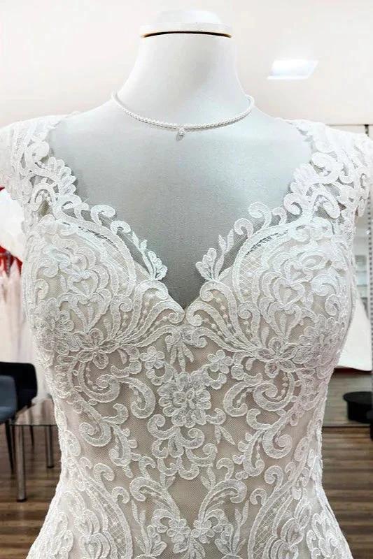 Long Mermaid Lace Sweetheart Open Back Wedding Dress with Appliques Lace (ZD15261)