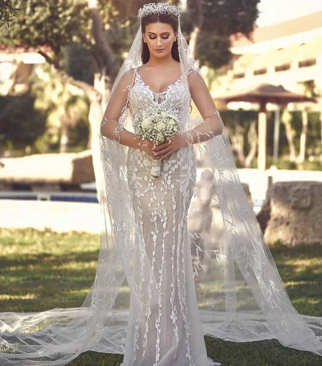 Long Mermaid V-neck Tulle Lace Wedding Dress with Detachable Train (ZD15146)