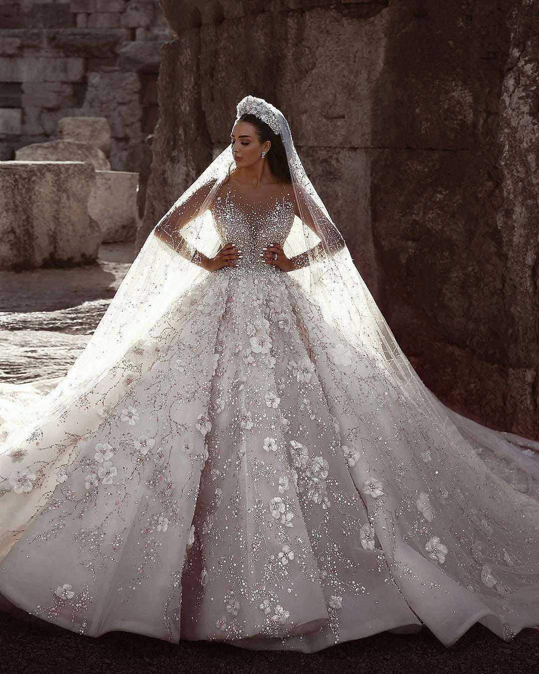 Long Sleeves Ball Gown Sweetheart Beading Floral Lace Wedding Dresses (ZD15981)