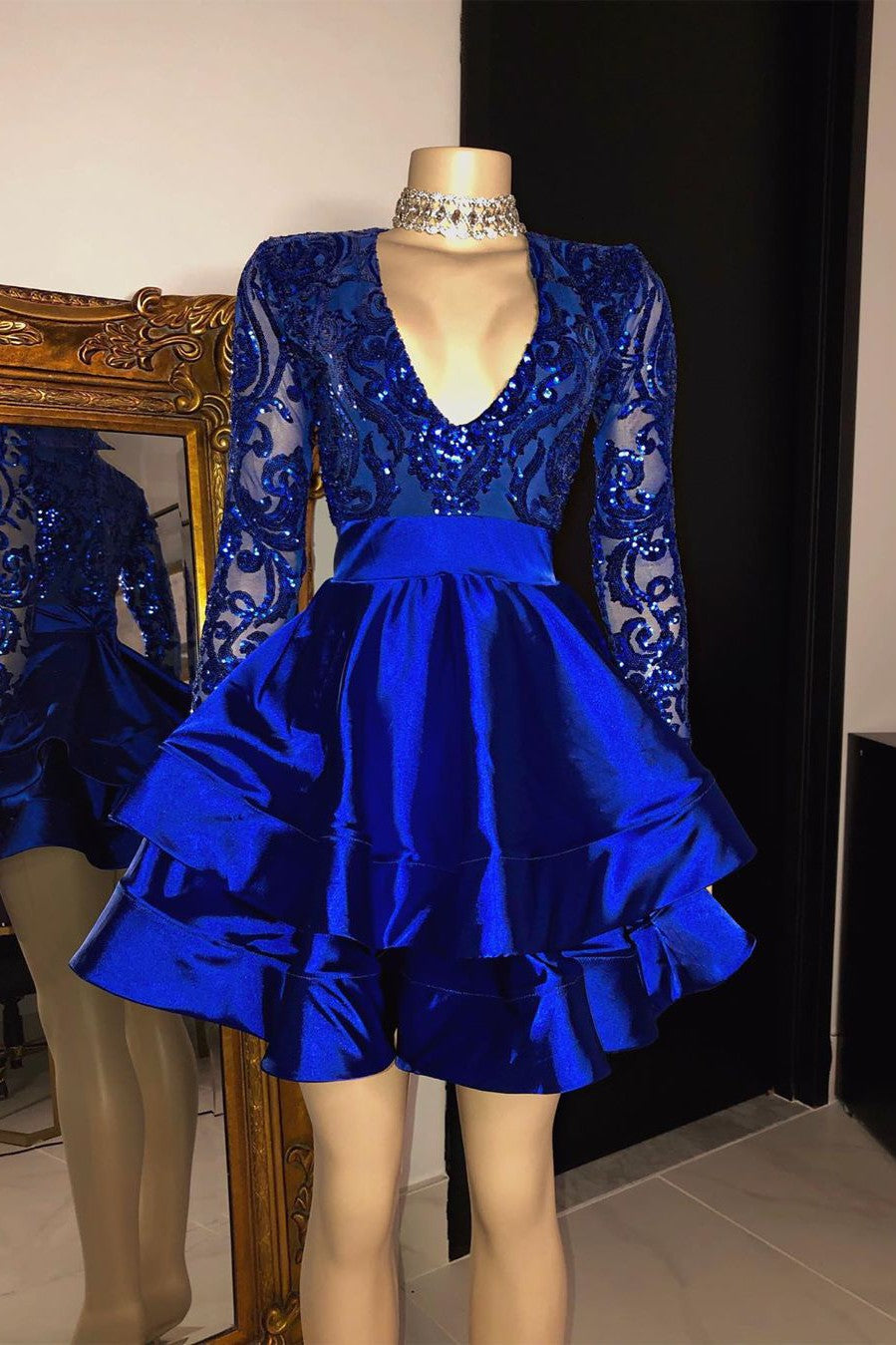 Long Sleeves V-Neck Lace Prom Dress Sequins Blue Short