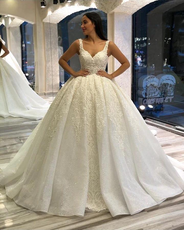 Long Sweetheart Backless Appliques Lace Sequins Ball Gown Wedding Dress (ZD15100)