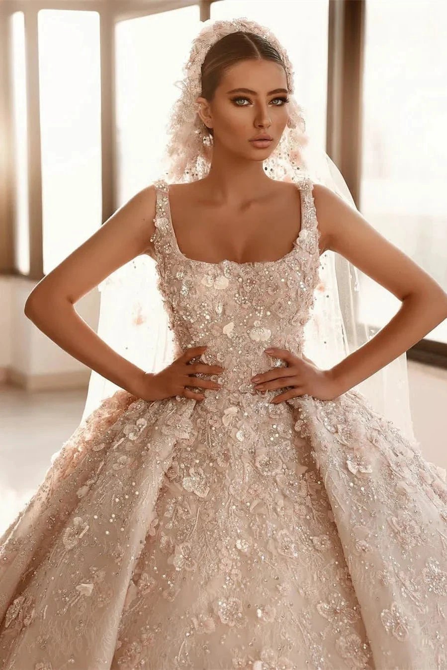 Luxurious A-line Appliques Princess Wedding Dresses With Detachable Train (ZD14648)