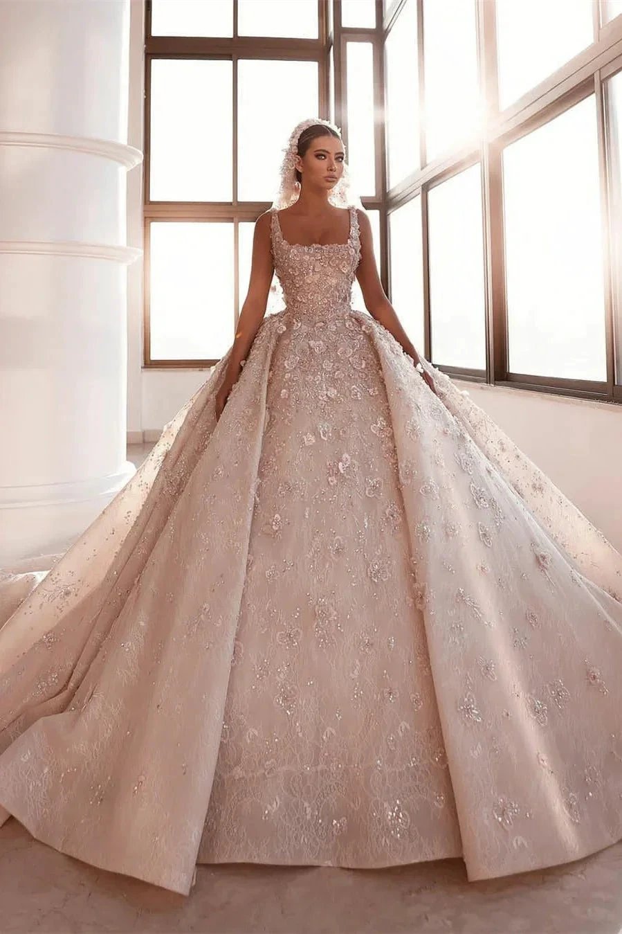 Luxurious A-line Appliques Princess Wedding Dresses With Detachable Train (ZD14648)