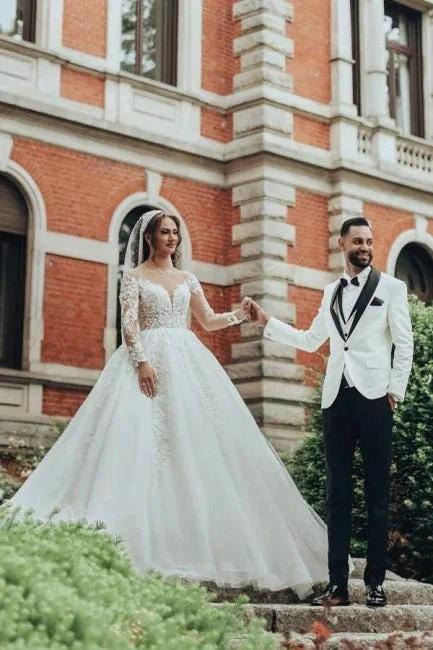 Luxurious Long White Scoop Neck A-line Tulle Lace Wedding Dress with Long Sleeves (ZD16625)
