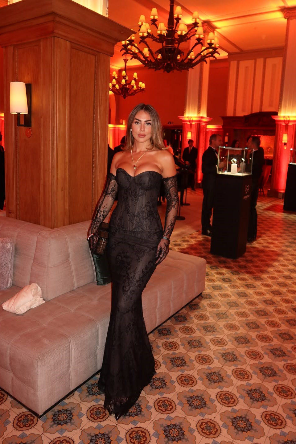 Luxury Black Sweetheart Strapless Lace Mermaid Prom Dresses Sheath With Gloves