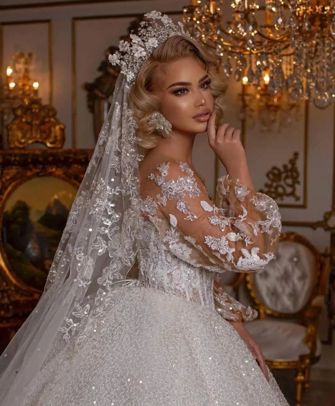 Luxury Long Ball Gown Glitter Wedding Dress with Puffy Sleeves (ZD15019)