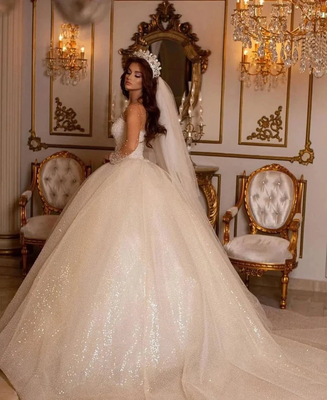 Luxury Long Ball Gown Sweetheart Sparkly Wedding Dress with Sleeves (ZD15022)