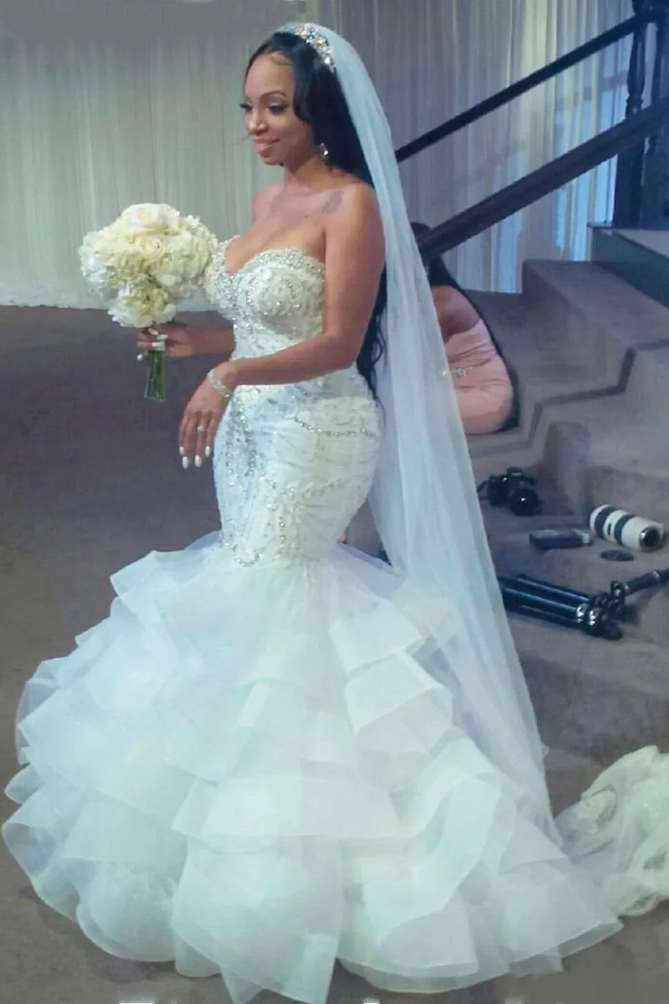 Luxury Long Mermaid Sweetheart Strapless Ruffles Beaded Crystal Wedding Dress (ZD16684)