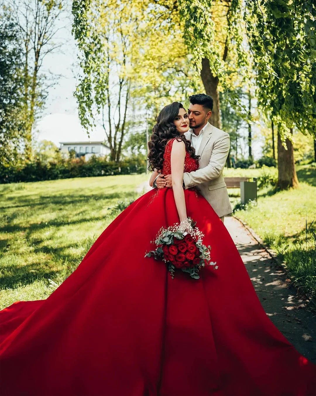 Luxury Long Princess Satin V-neck Wedding Dresses with Lace (ZD15045)