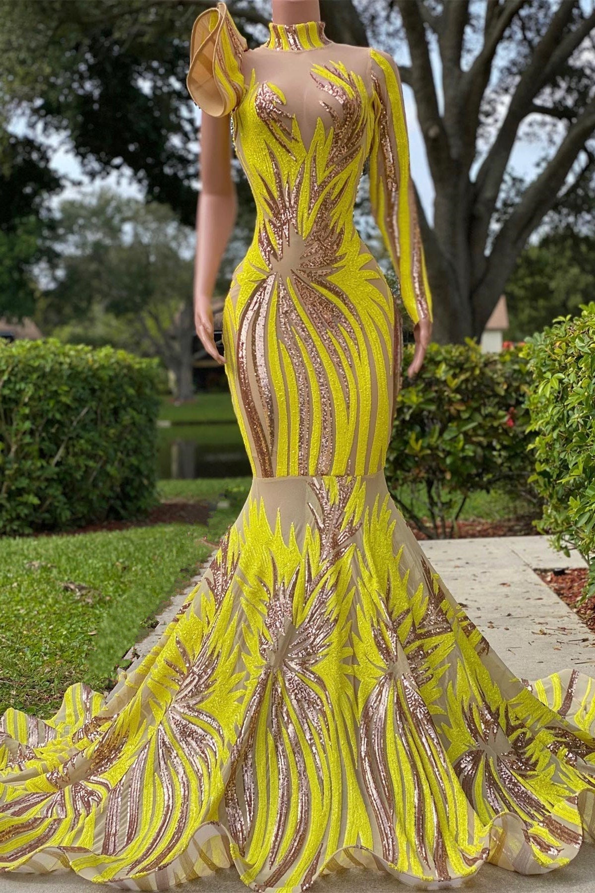 Mermaid High Neck One-Shoulder Sequined Floor-Length Long Sleeve Lace Prom Dress
