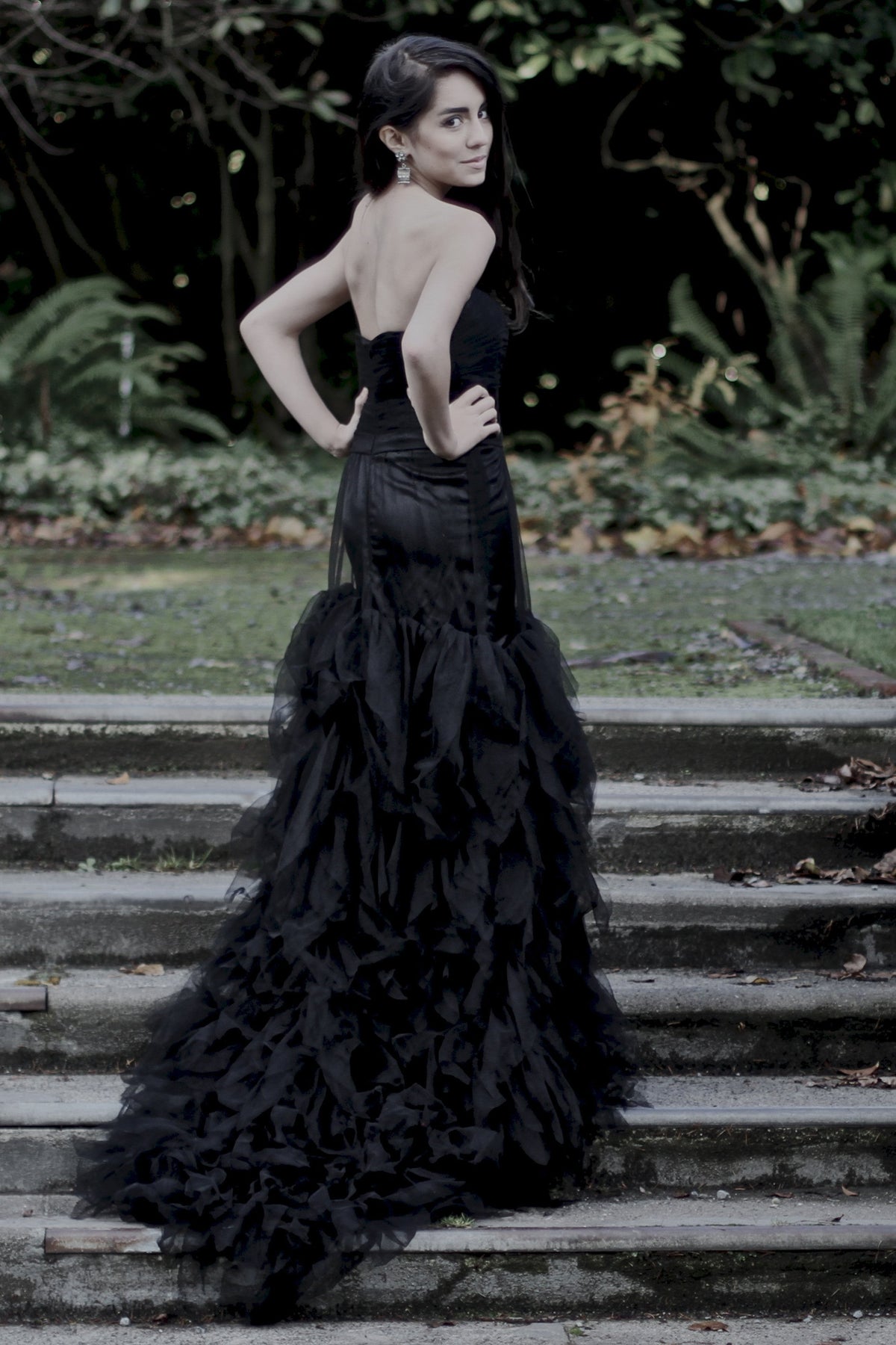 Mermaid Strapless Floor-Length Tulle Lotus Leaf Hem