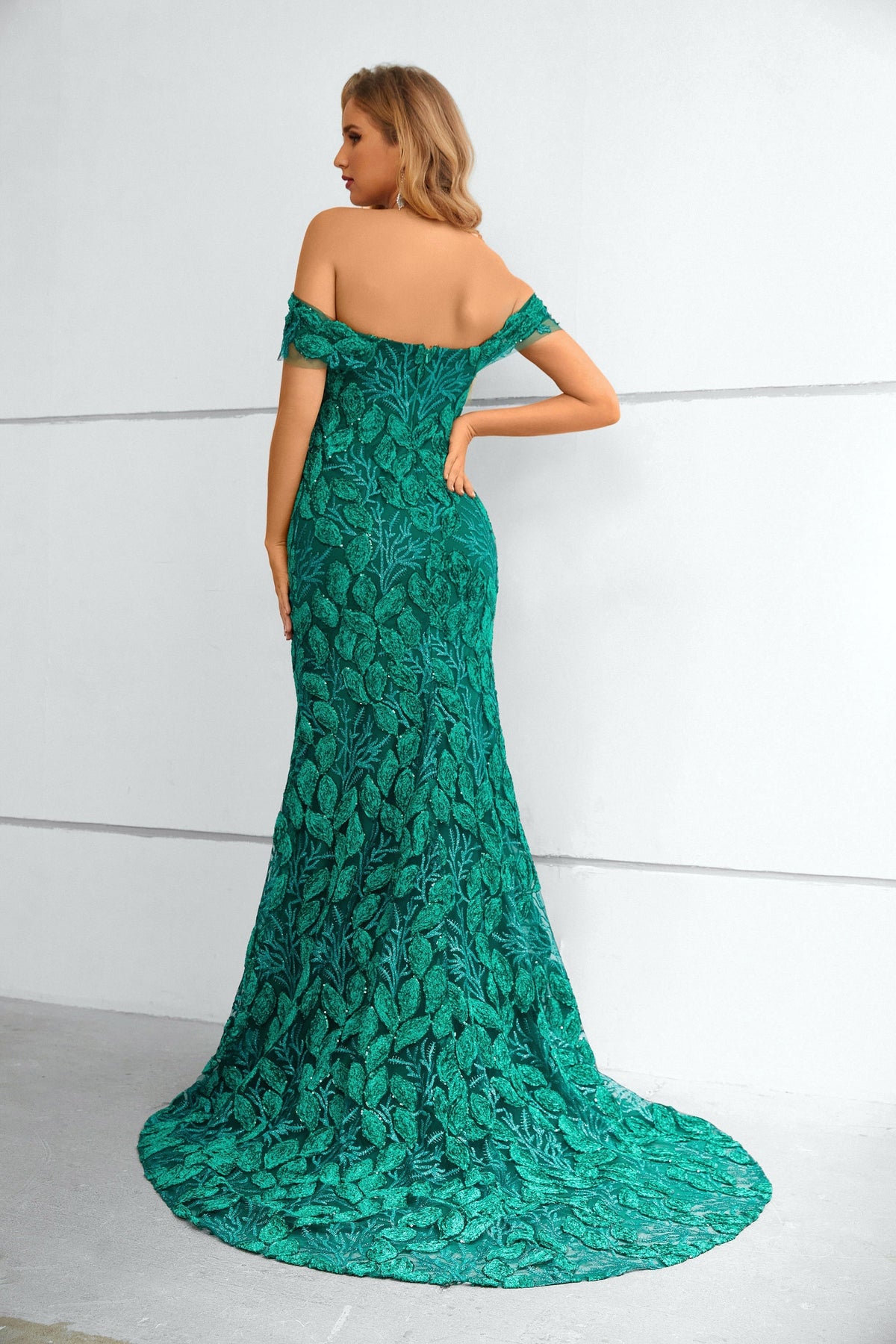Mermaid Sweetheart Off-the-shoulder Floor-Length Sleeveless Backless Appliques Lace Prom Dress