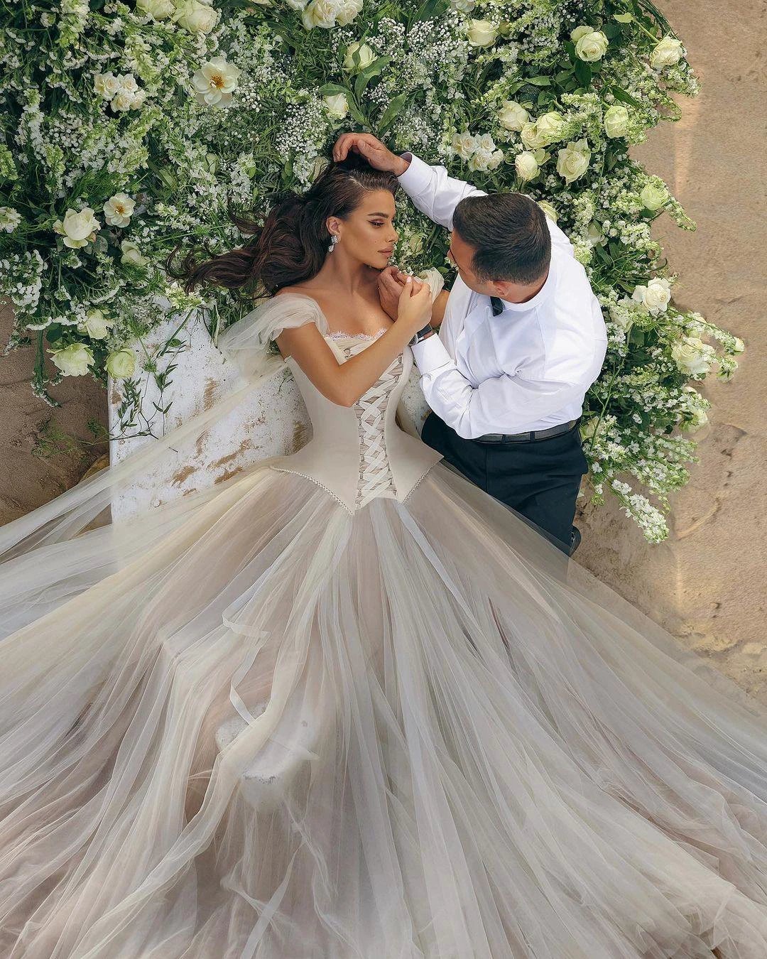 Modern Long A-line Off-the-shoulder Sleeveless Tulle Corset Wedding Dress (ZD14808)