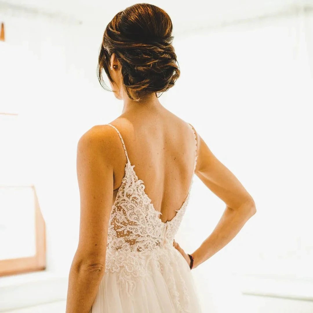 Modest Long A-line Spaghetti Straps Tulle Backless Wedding Dress (ZD15020)