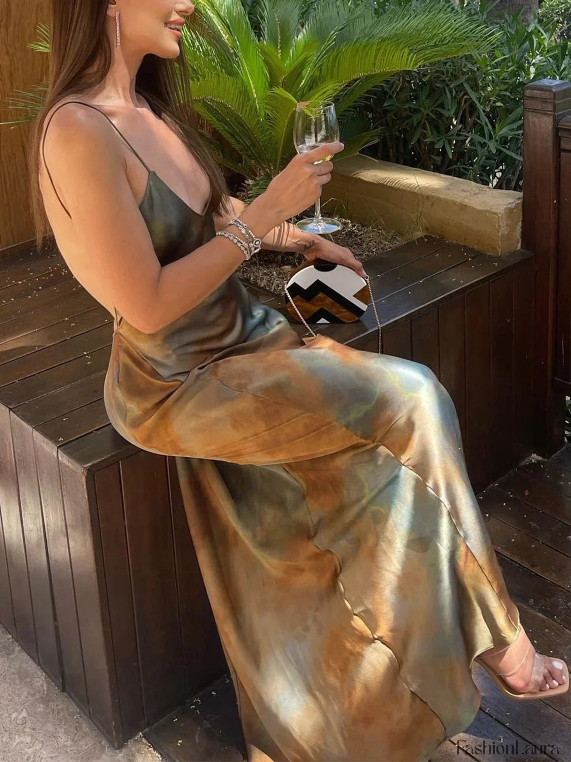Elegant Dress Inspired by Contemporary Streetwear Fashion 3