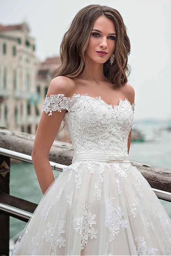Off-the-shoulder Neckline A-line Wedding Dress With Lace Appliques (ZD16052)