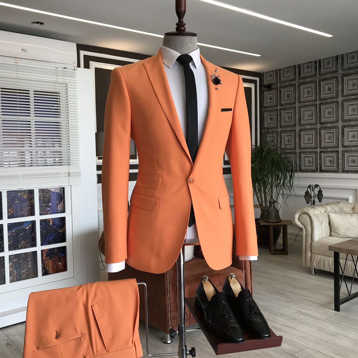 Peaked Lapel 3 Flaps Slim-Fit Men's Prom Suits