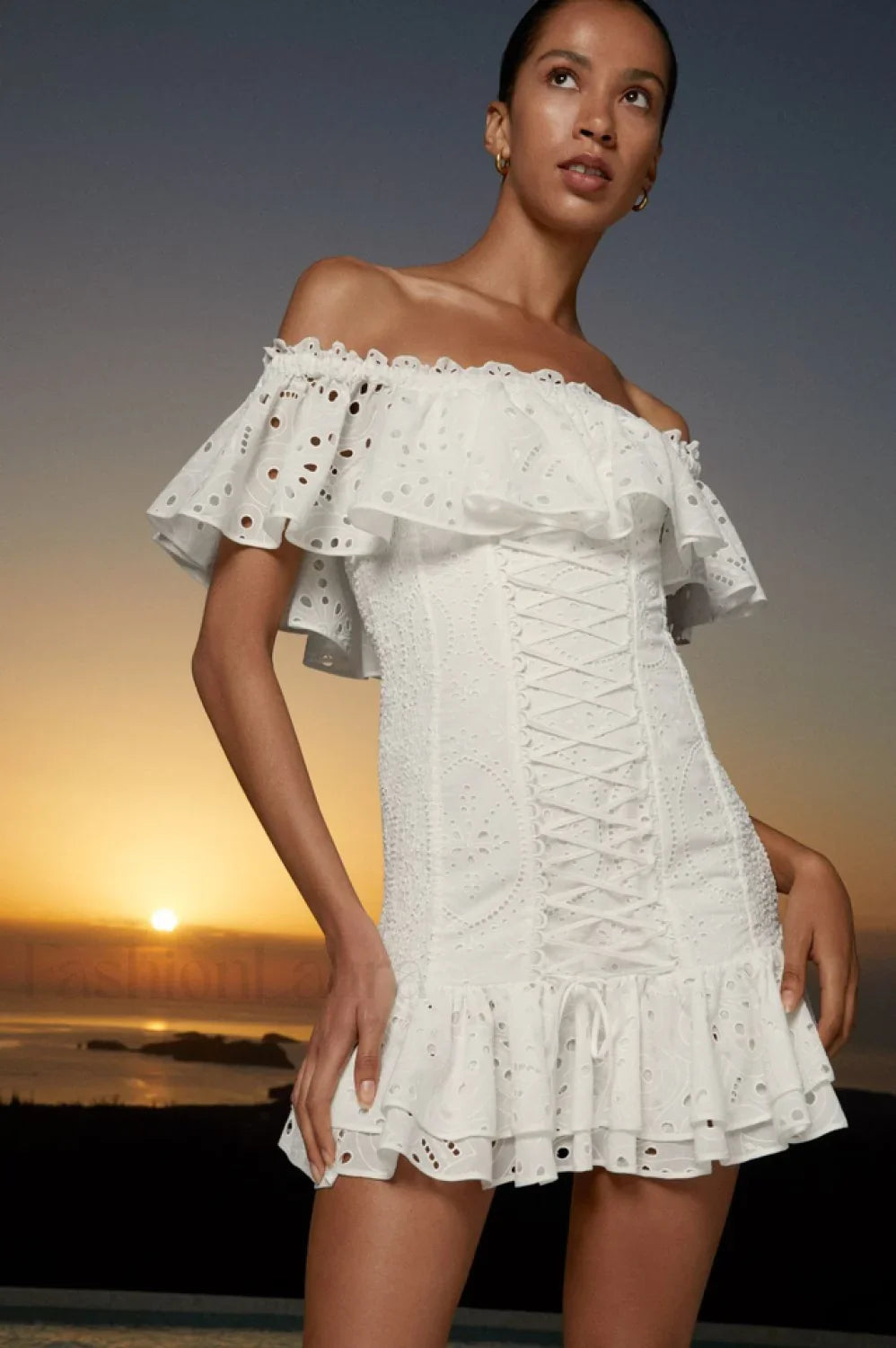 Pia Elegant Short Dress