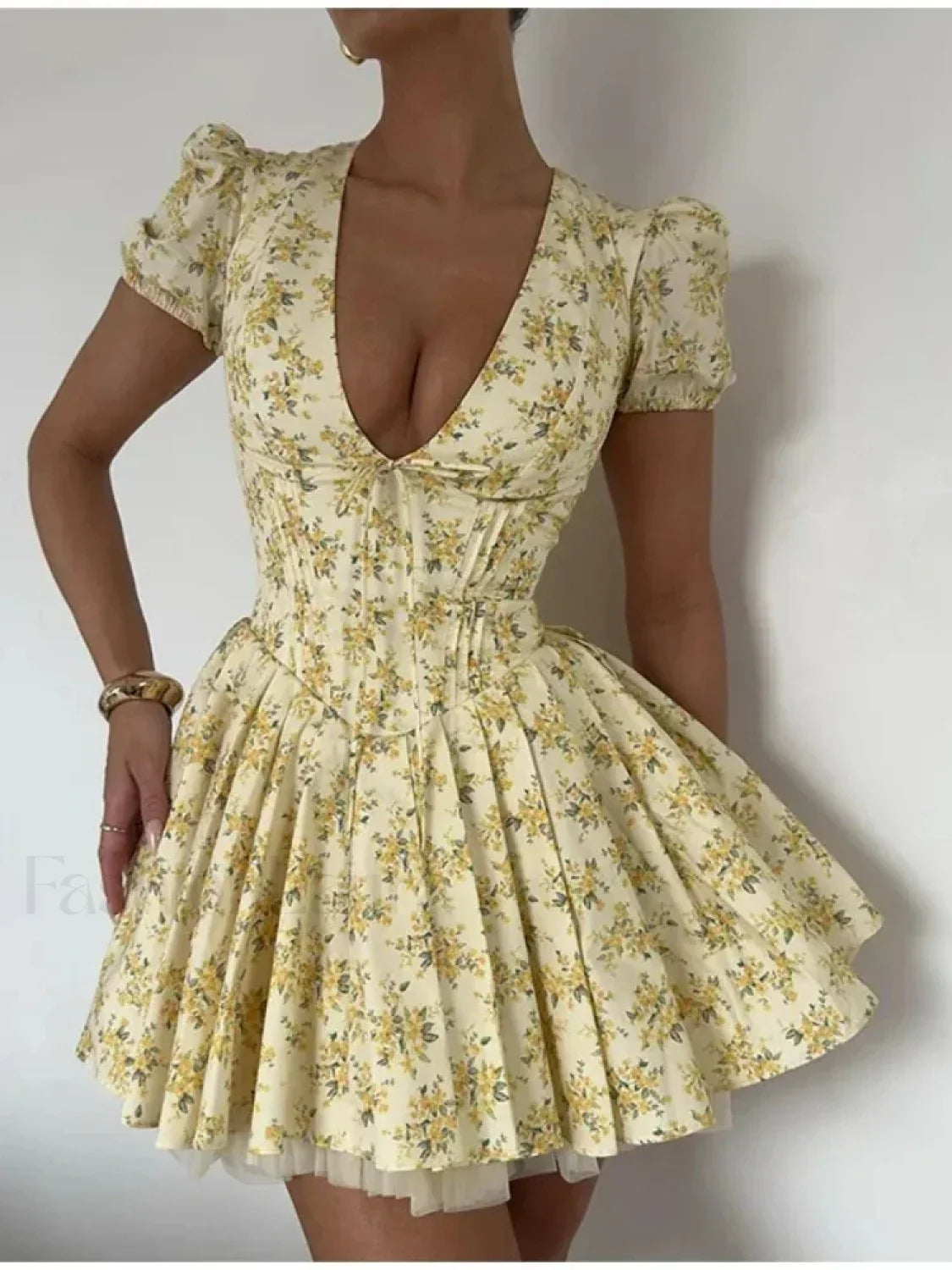 Pleated Puff Sleeve Urban Dress for Boutique Fashion Look