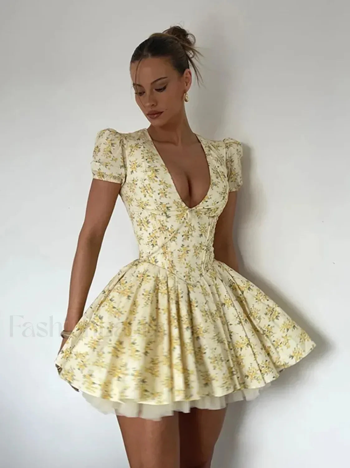 Pleated Puff Sleeve Urban Dress for Boutique Fashion Look