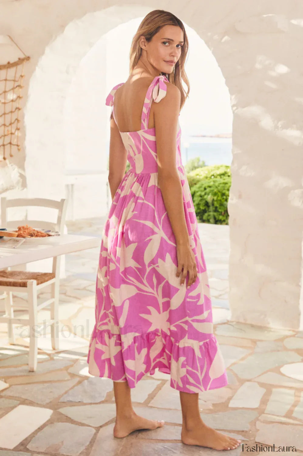 Quinny Elegant Midi Dress