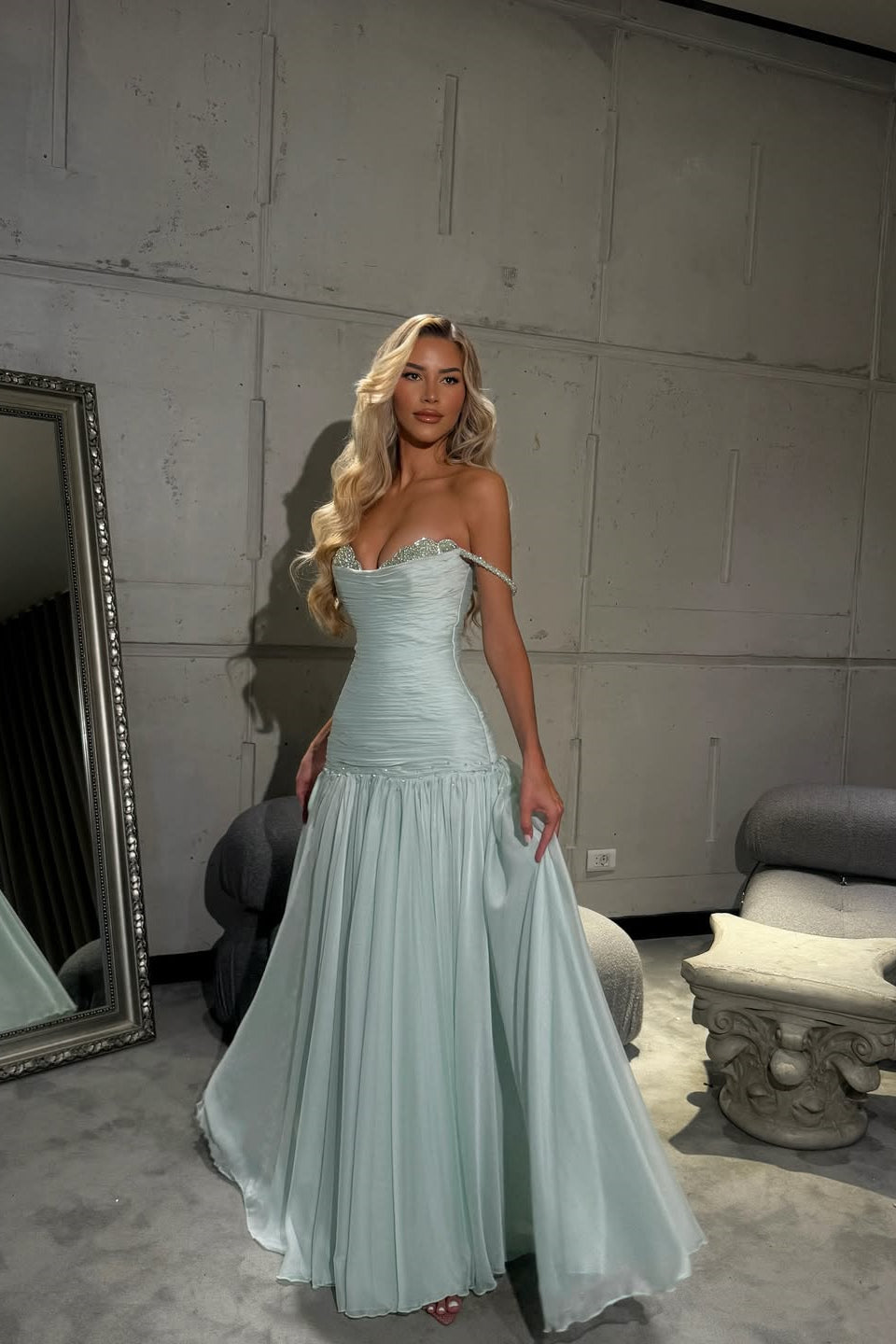 Romantic Off-The-Shoulder Chiffon Sleeveless Prom Dress Beads Pleats With Zipper
