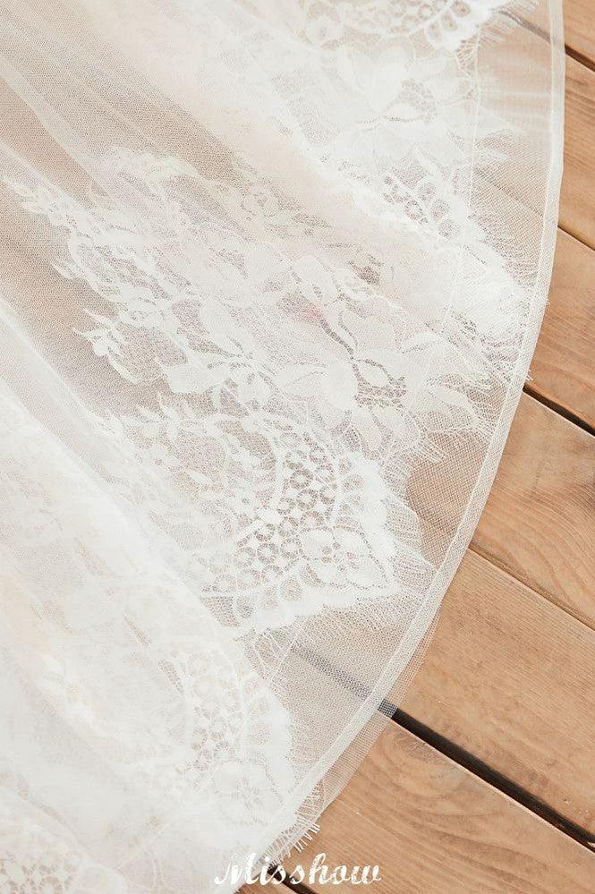 Sexy V-neck Princess Tulle Wedding Dress with Lace Appliques (ZD13979)