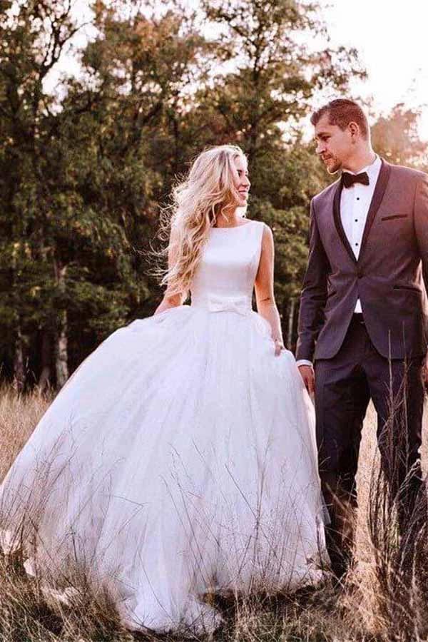 Simple Modest Ivory Tulle Wedding Gowns Backless Wedding Dress (ZD16030)
