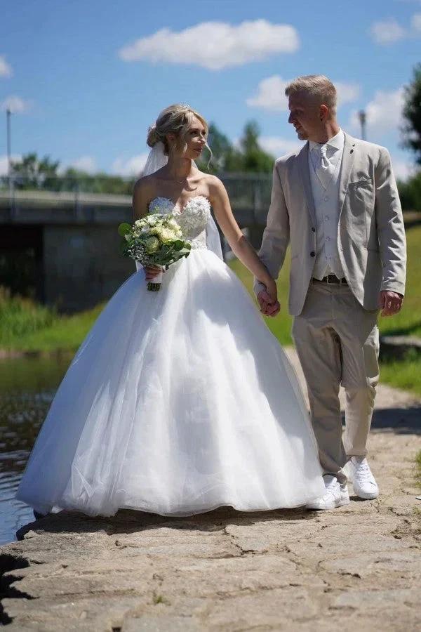 Simple Princess Long A-line Sleeveless Wedding Dresses With Lace (ZD14836)