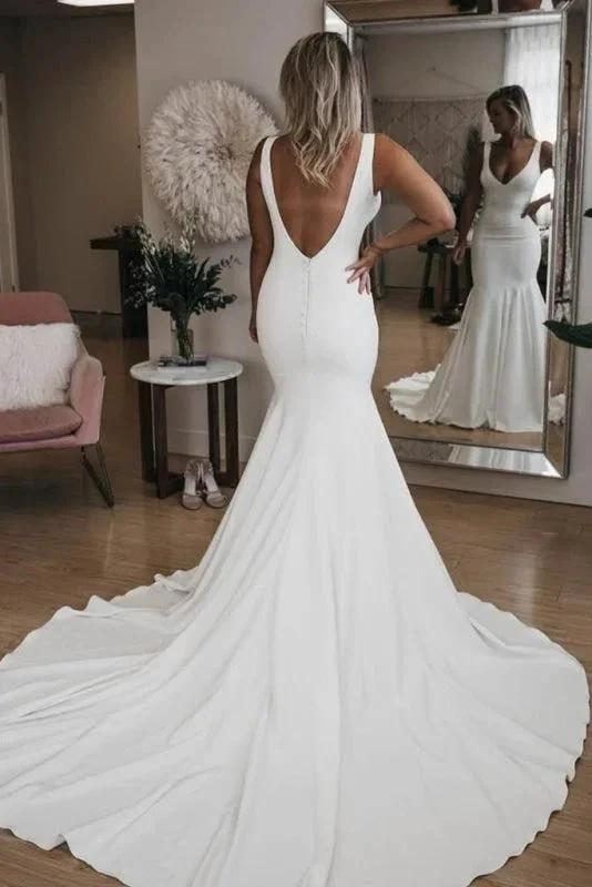 Simple V Neck Pretty Mermaid with Long Train Sexy Backless Beach Elegant Wedding Dresses (ZD16467)
