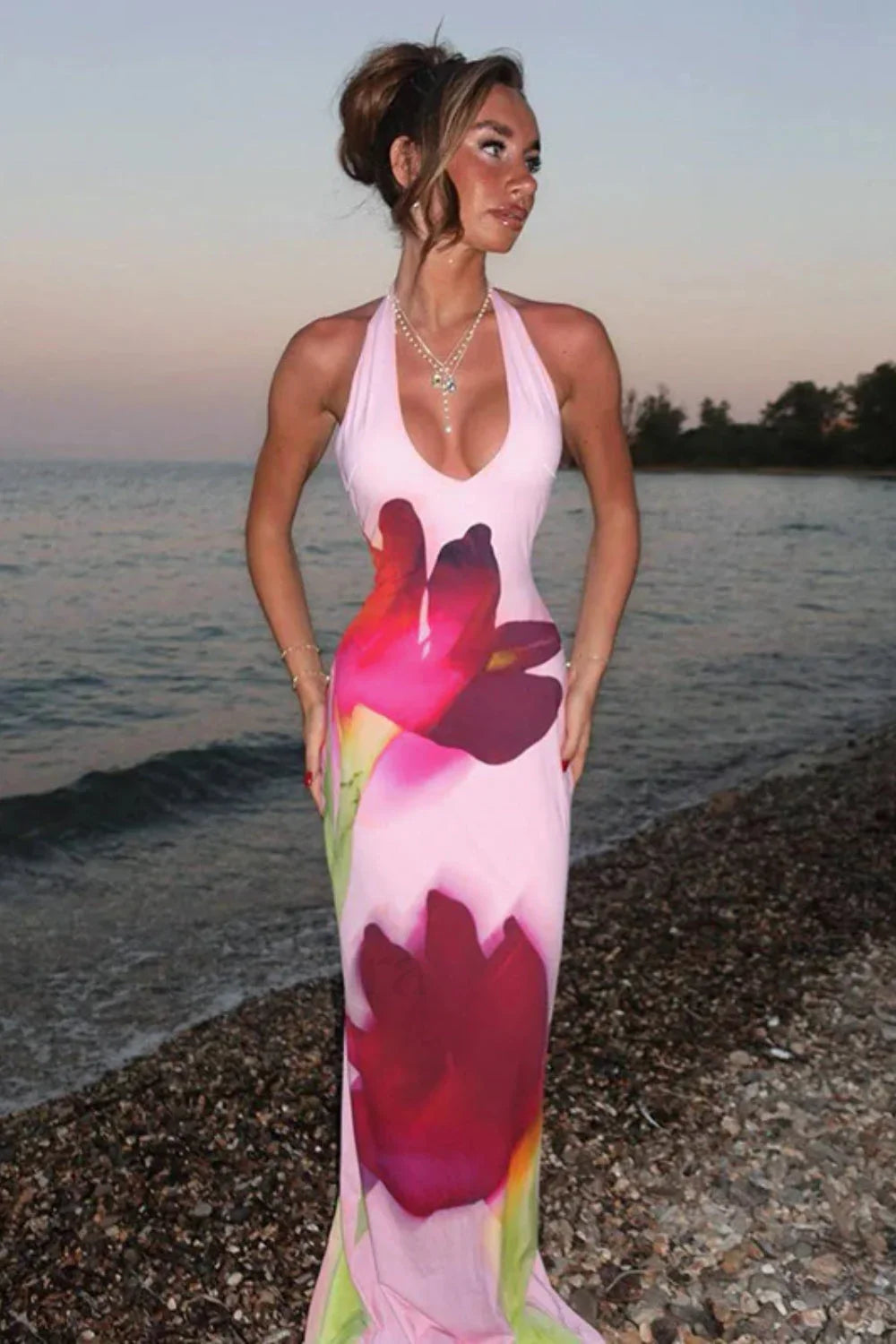 Slim Fit Floral Dress with Tailored Everyday Styling Boutique Fashion Style