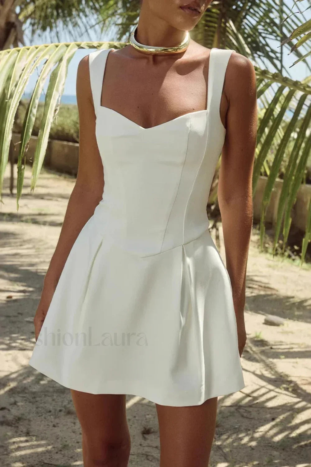 Urban Slim Fit Waist Dress for Modern Fashion Wear Boutique Fashion Style