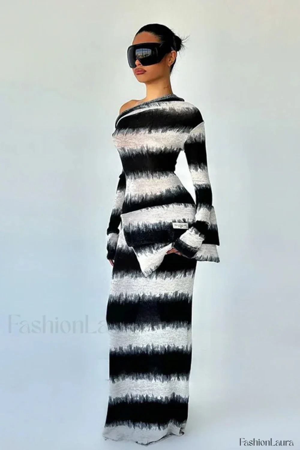 Smudged Black And Minimalist Dress for Smart Casual Fashion