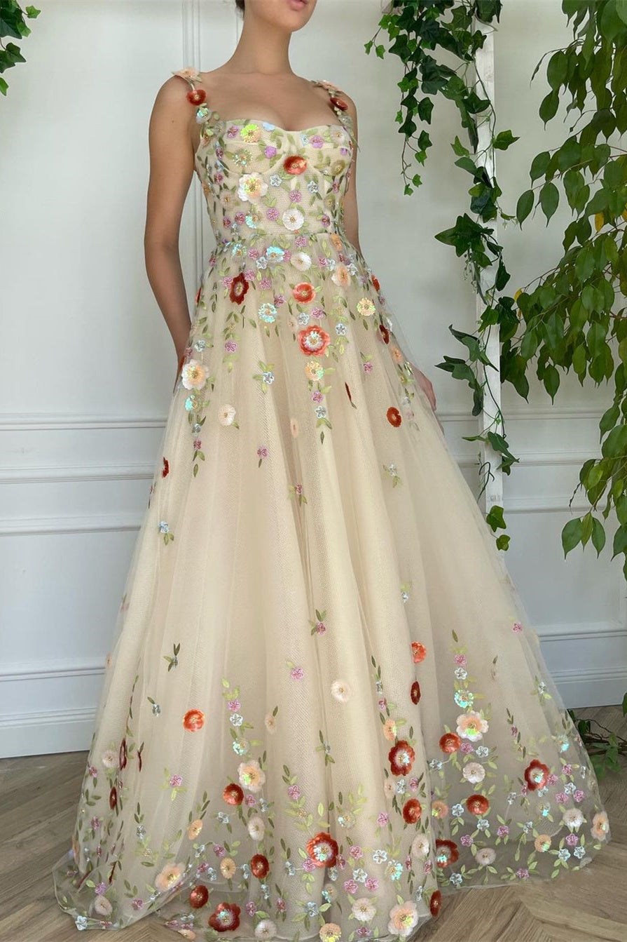Spaghetti strap A-Line Sweetheart Floor-Length Open Back Appliques Lace Prom Dress