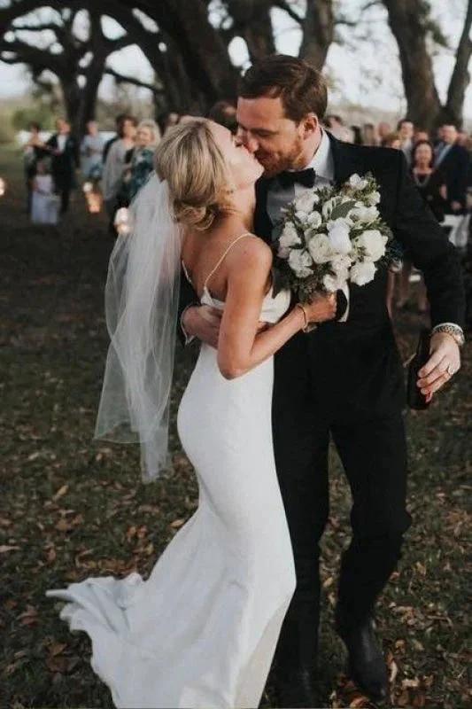 Spaghetti Straps Pretty Mermaid Backless V-Neck Beach Simple Boho Elegant Wedding Dresses (ZD14721)
