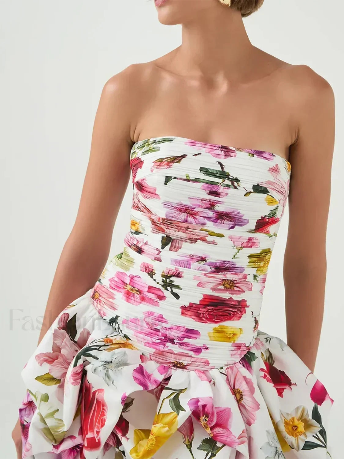 Strapless High Waist Dress with Relaxed Fit and Streetwear Style