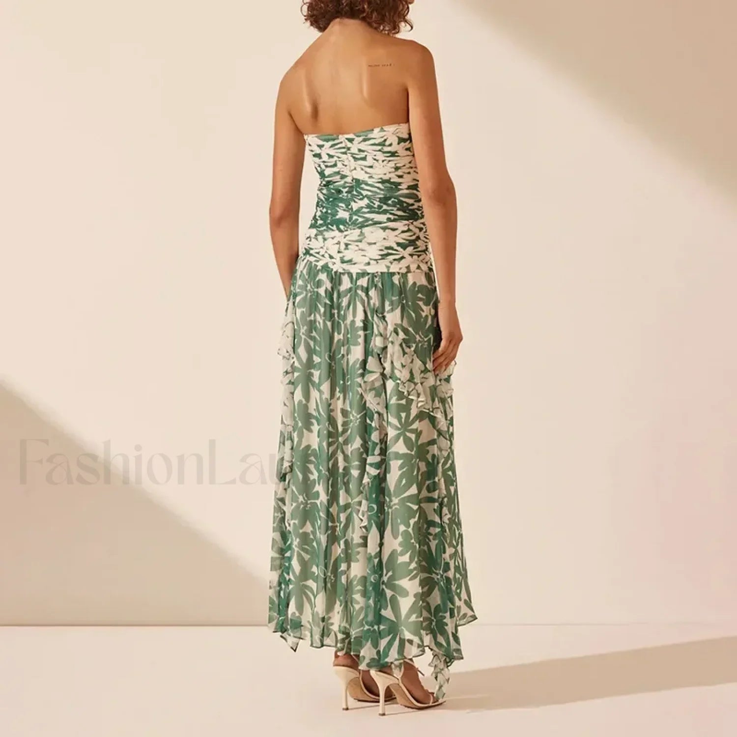 Strapless Pleated Chiffon Dress with Relaxed Fit and Streetwear Style