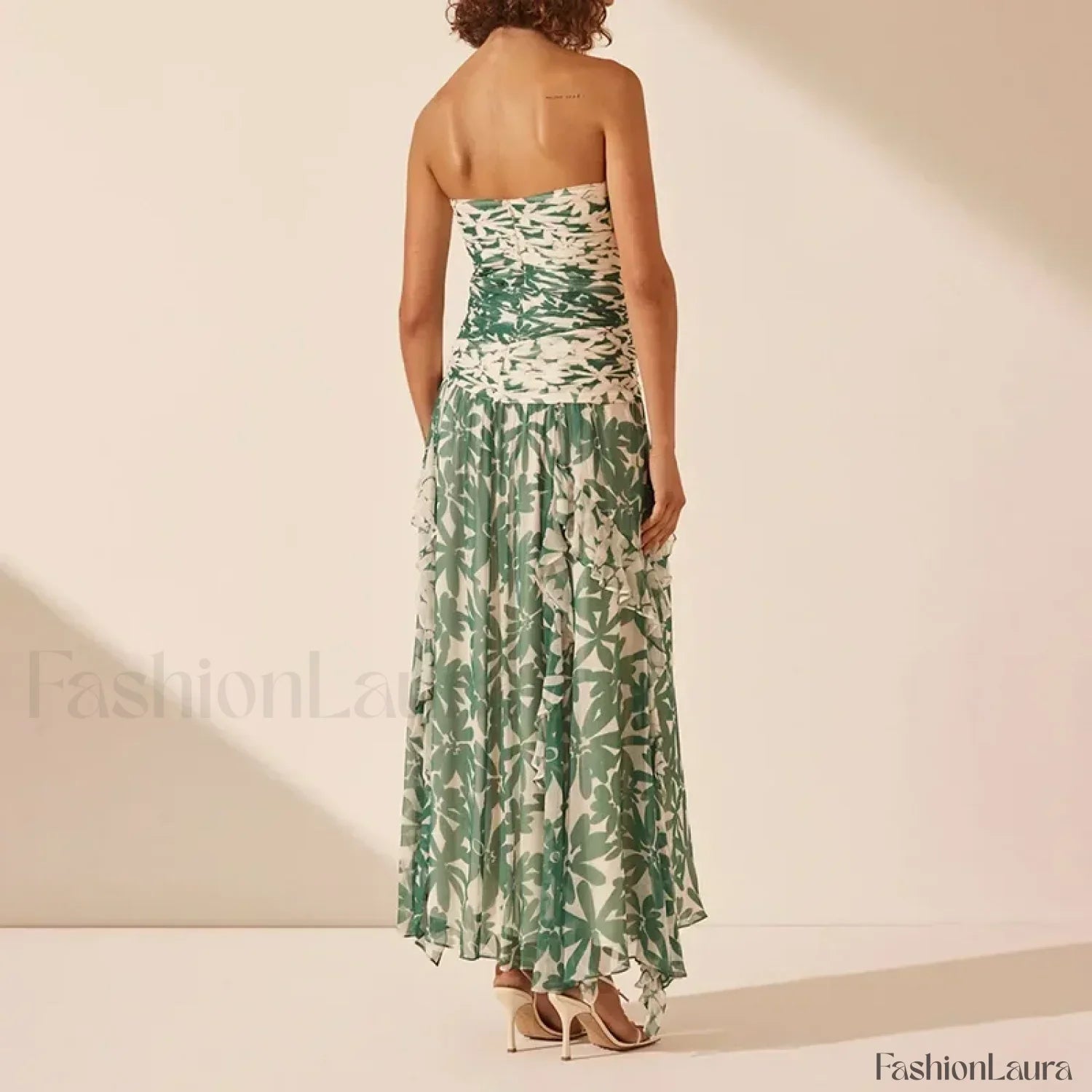 Strapless Pleated Chiffon Dress with Relaxed Fit and Streetwear Style