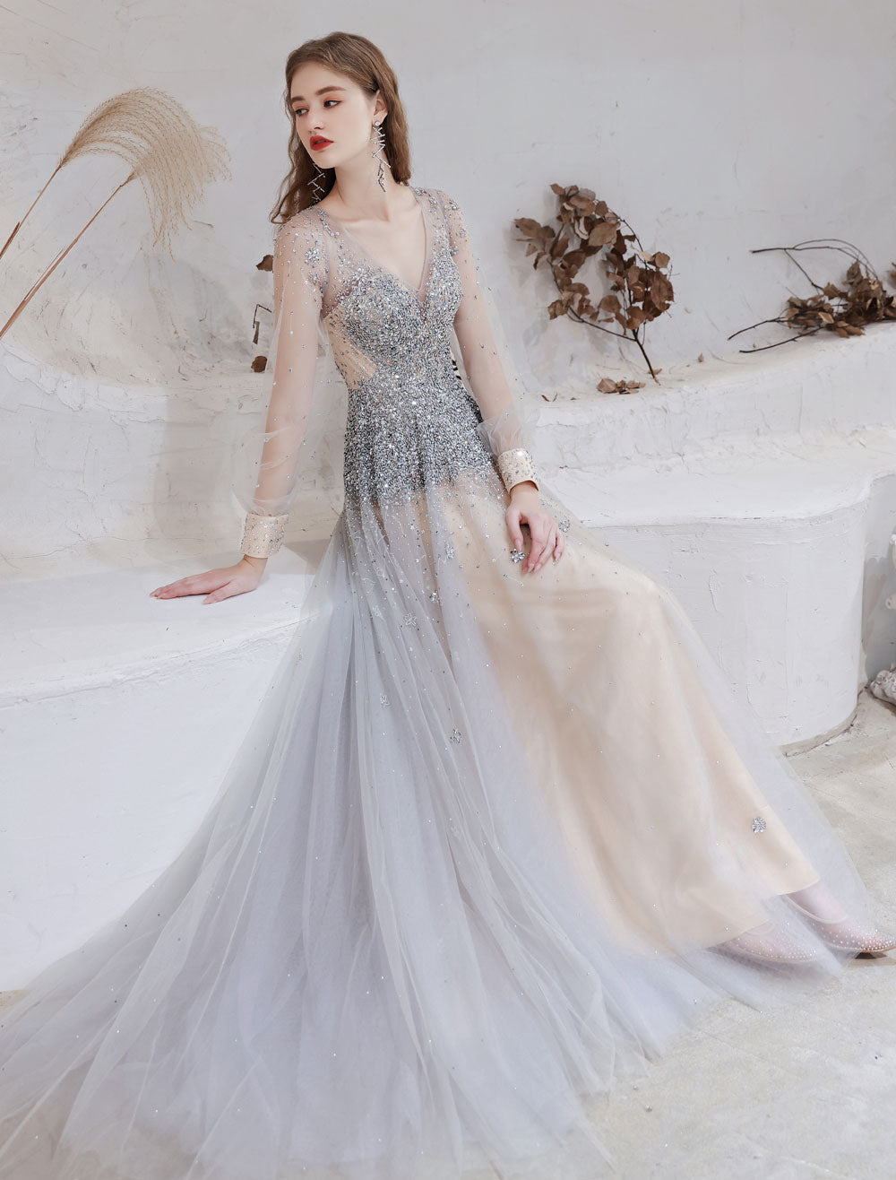 Stunning Evening Dress Light Grey A-Line Jewel Neck With Train Long Sleeves Zipper Formal Dinner Pageant Dress