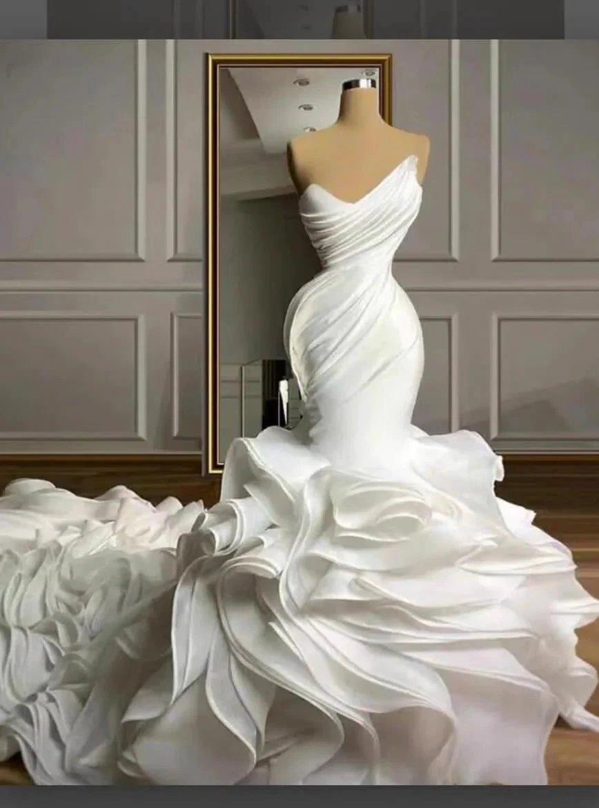 Stunning Strapless Organza Tiered Piping Mermaid Wedding Dress (ZD16411)