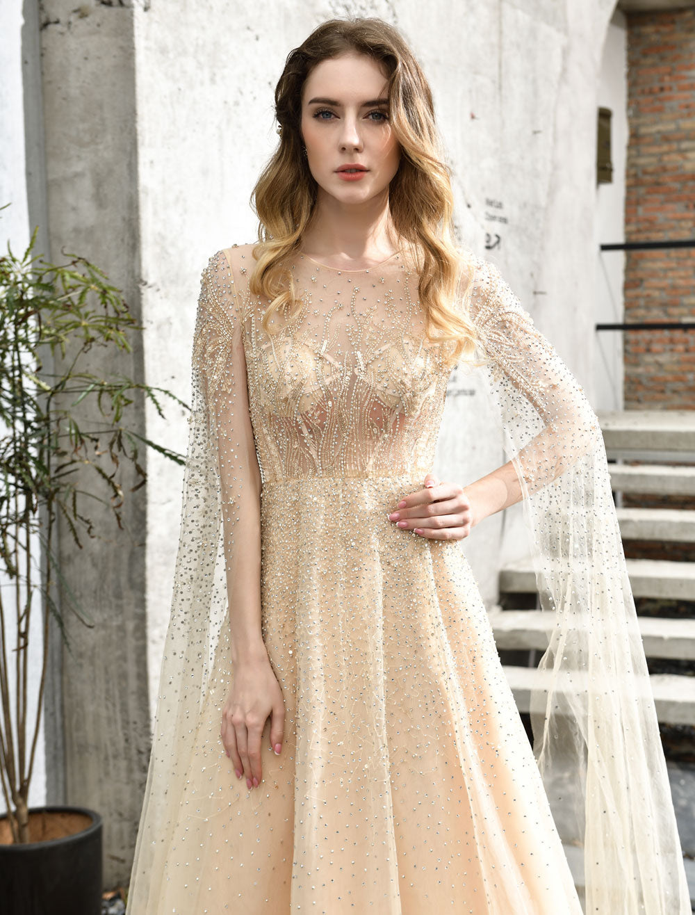 Stunning Wedding Dresses A-Line Sweep Short Sleeves Beaded Jewel Neck Tulle Bridal Dresses