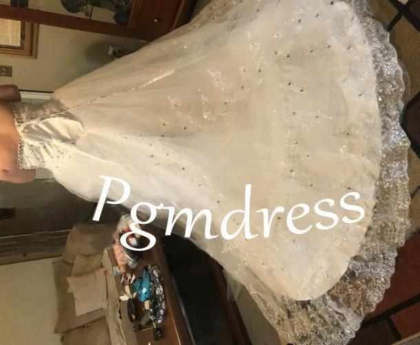 Sweetheart Ball Gown Watteau Train Wedding Dress with Appliques Beading (ZD15427)