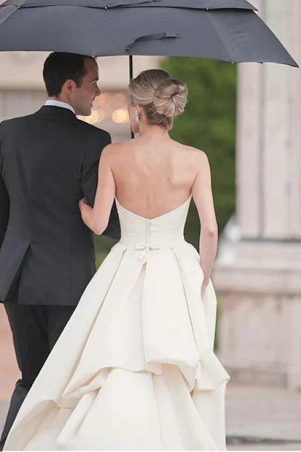 Sweetheart Court Train Ivory Satin Wedding Dress with Ruched (ZD16043)
