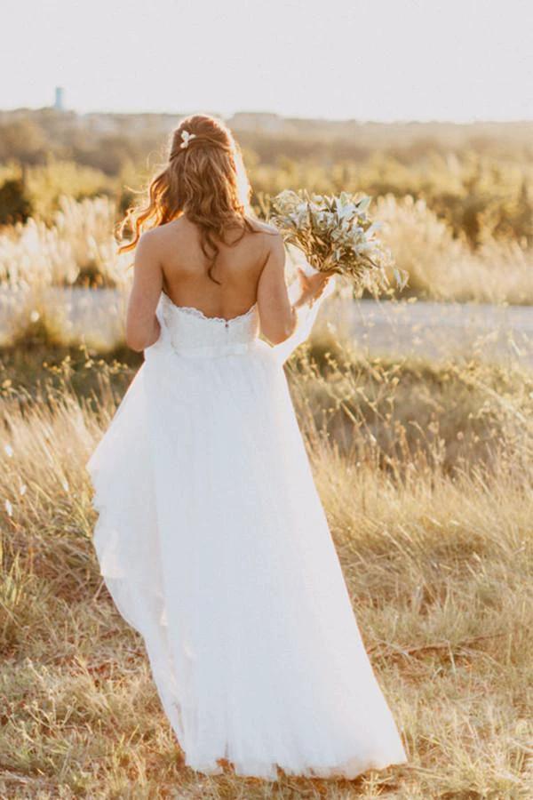 Sweetheart Floor-Length Ivory Wedding Dress with Lace (ZD16281)