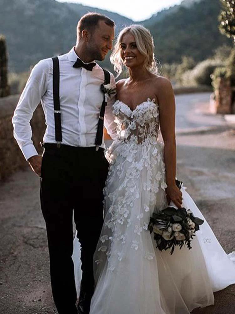 Sweetheart Neck Tulle Wedding Dresses Appliqued Wedding Gowns (ZD15384)
