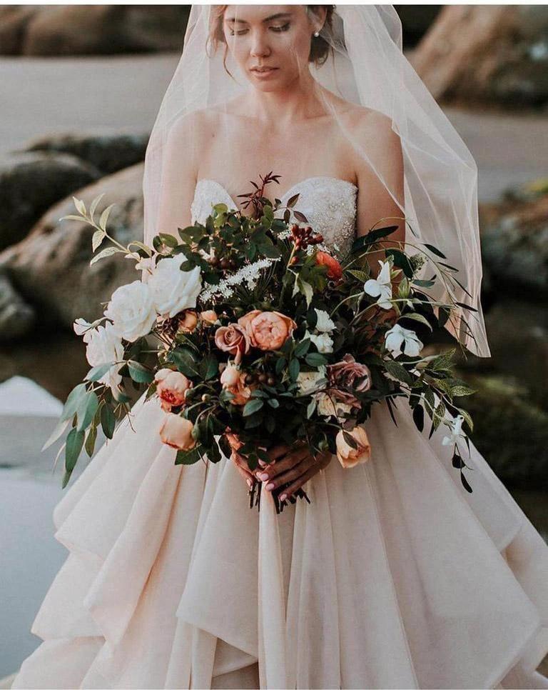 Sweetheart Neck Wedding Dresses Beaded Bodice Wedding Gowns (ZD15289)