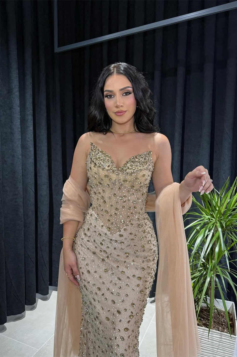 Timeless Strapless Sleeveless V-Neck Prom Dresses Mermaid Gem Column