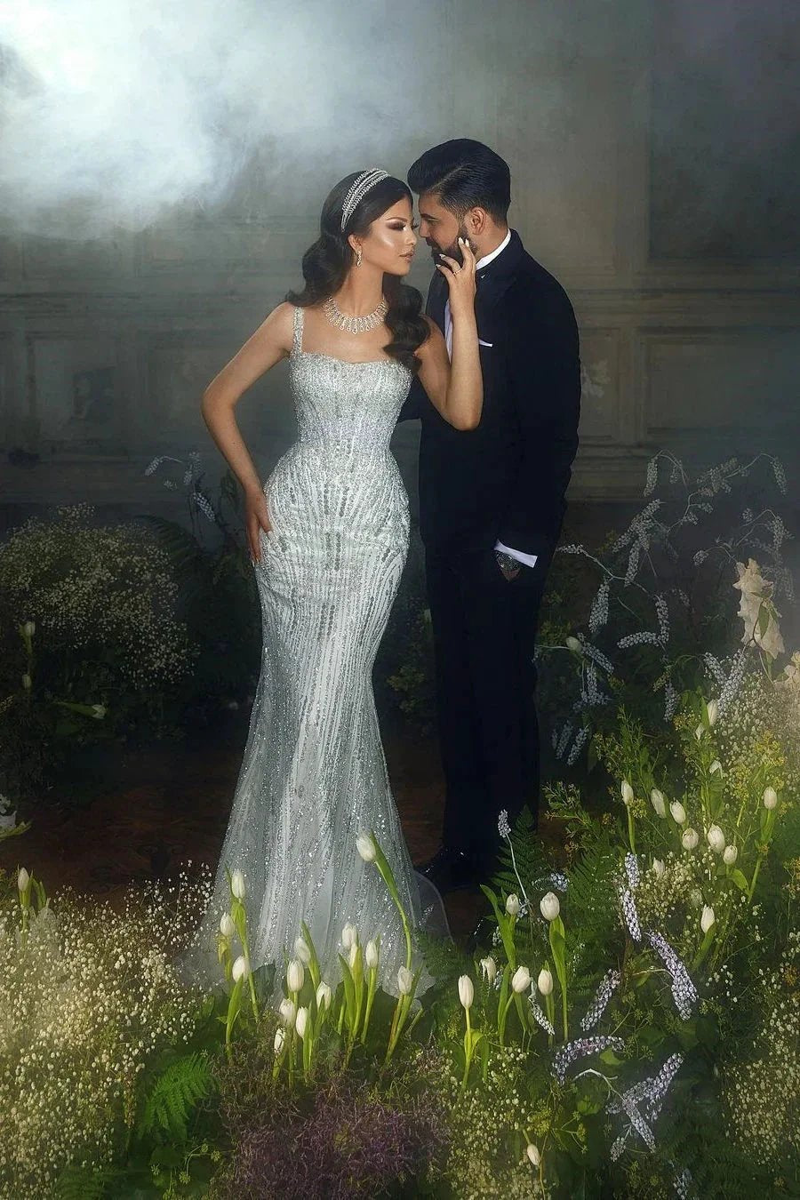 Trendy Floor Length Square Spaghetti Straps Sleeveless Mermaid Lace Wedding Dress (ZD15770)