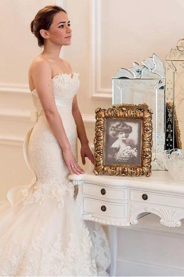 Tulle Mermaid Wedding Dress With Lace Appliques (ZD15397)