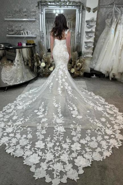 Vintage Column Lace V-Neck Sleeveless Ivory Wedding Dresses With Appliques Train (ZD15502)